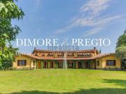 Case e ville in vendita di 1568 m² in Strada Cascina...