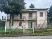 Case e ville in vendita di 156 m² in Via Quaroni, 4