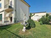 Case e ville in vendita di 157 m² in Via Mantova, 1473