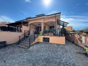 Case e ville in vendita di 160 m² in Via Bassano del...