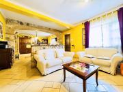 Case e ville in vendita di 160 m² in Via Cattolica, 55041