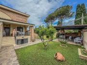 Case e ville in vendita di 160 m² in Via Cavizzana