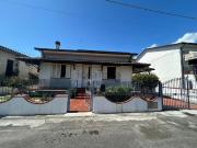 Case e ville in vendita di 160 m² in Via G. Fattori