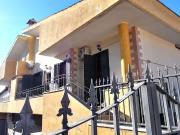 Case e ville in vendita di 160 m² in Via Ispica