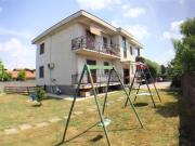 Case e ville in vendita di 160 m² in Via Monte Bianco