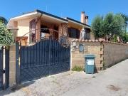 Case e ville in vendita di 160 m² in Via Nuoro, 63