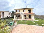 Case e ville in vendita di 160 m² in Via Palestrina, 40
