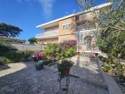 Case e ville in vendita di 160 m² in Via Partenope