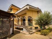 Case e ville in vendita di 160 m² in Via Saracinesco