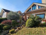 Case e ville in vendita di 161 m² in Via 25 Aprile