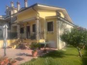 Case e ville in vendita di 161 m² in Via Olevano Romano