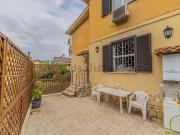 Case e ville in vendita di 162 m² in Via Mussomeli