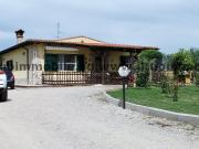 Case e ville in vendita di 165 m² in Strada Bassianese