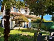 Case e ville in vendita di 165 m² in Via Beati