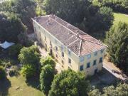 Case e ville in vendita di 1680 m²