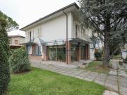 Case e ville in vendita di 170 m² in Via Ciro Menotti