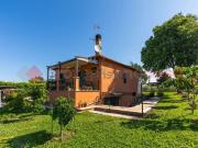 Case e ville in vendita di 170 m² in Via Colle Scossite, 3