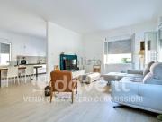 Case e ville in vendita di 170 m² in Via degli Alpini, 11