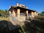 Case e ville in vendita di 170 m² in Via dei Laghi