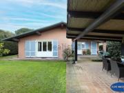 Case e ville in vendita di 170 m² in Via dei Pioppi, 34