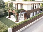 Case e ville in vendita di 170 m² in Via Errico...