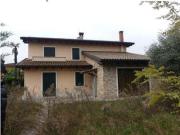Case e ville in vendita di 170 m² in Via Tre Santi, 43