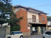 Case e ville in vendita di 172 m² in Via Tuscolana