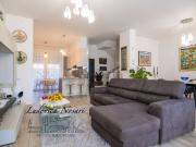 Case e ville in vendita di 173 m² in Via Oriana Fallaci