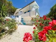 Case e ville in vendita di 173 m² in Via Senigallia, 18