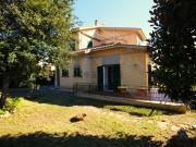 Case e ville in vendita di 175 m² in Via delle Robinie