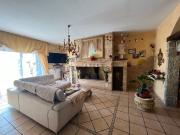 Case e ville in vendita di 177 m² in Via Pio X