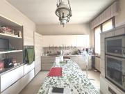 Case e ville in vendita di 177 m² in Via Scotti, 27