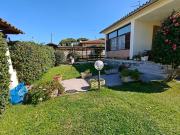 Case e ville in vendita di 178 m² in Via delle Camelie