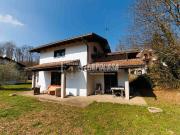 Case e ville in vendita di 179 m² in Via...