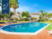 Case e ville in vendita di 1800 m²