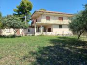 Case e ville in vendita di 180 m² in Via Bassi