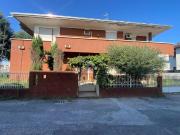 Case e ville in vendita di 180 m² in Via C. Pisacane, 16