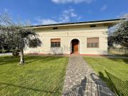 Case e ville in vendita di 180 m² in Via Ciarpi, 141