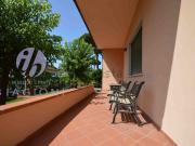 Case e ville in vendita di 180 m² in Via Cortona, 67