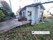 Case e ville in vendita di 180 m² in Via Curcetto, 21