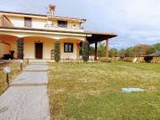 Case e ville in vendita di 180 m² in Via Degli Orti