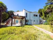 Case e ville in vendita di 180 m² in Via dei Castagni, 15