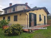 Case e ville in vendita di 180 m² in Via della Chiesa di...