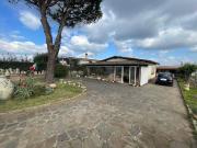 Case e ville in vendita di 180 m² in Via delle Querce