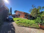 Case e ville in vendita di 180 m² in Via Enrico De Leva