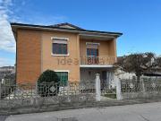 Case e ville in vendita di 180 m² in Via I Maggio, 4