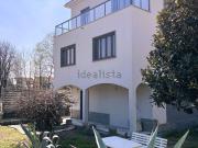 Case e ville in vendita di 180 m² in Via Milano, 11