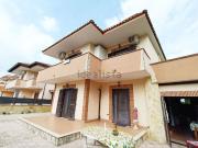 Case e ville in vendita di 180 m² in Via Modica