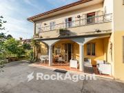 Case e ville in vendita di 180 m² in Via Montegrotto, 39