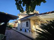 Case e ville in vendita di 180 m² in Via Palombarese